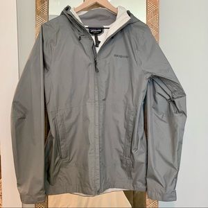 Patagonia women’s Torrentshell Jacket